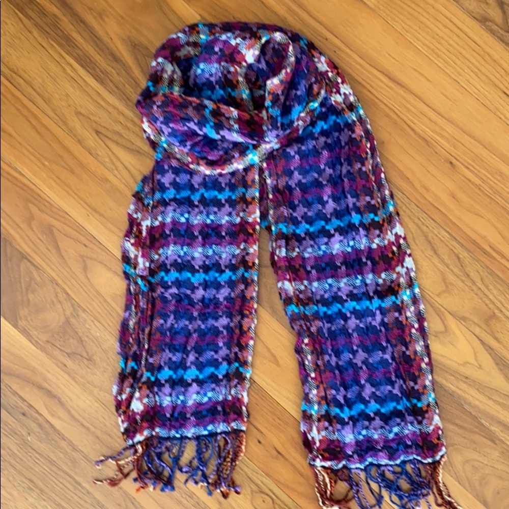 Scarf - Picture 13 of 14